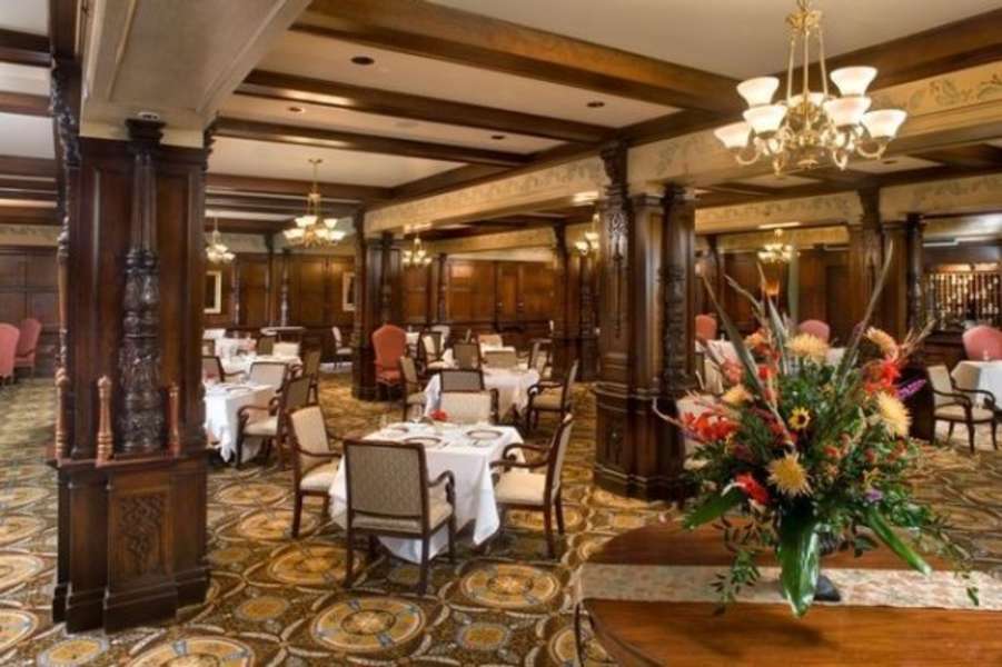 The Oakroom at the Seelbach Hilton: A Louisville, KY Restaurant - Thrillist