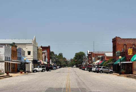 Best Small Towns in Texas You Need to Visit: Canton, Taylor, & More ...