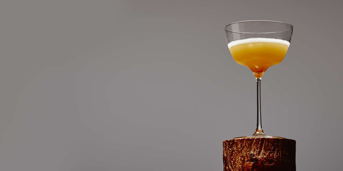 Maple Syrup Cocktail A Syrupy Whiskey Sour Recipe Thrillist