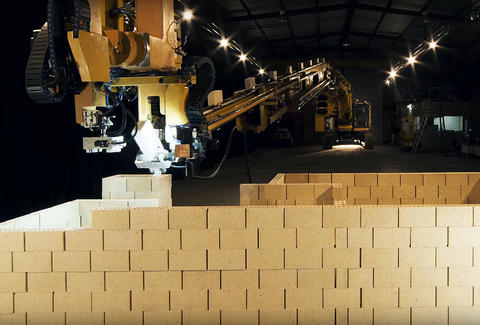 hadrian x brick laying robot