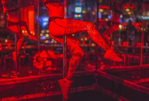 9 Strip Club & Lap Dance Etiquette Rules Explained by Strippers