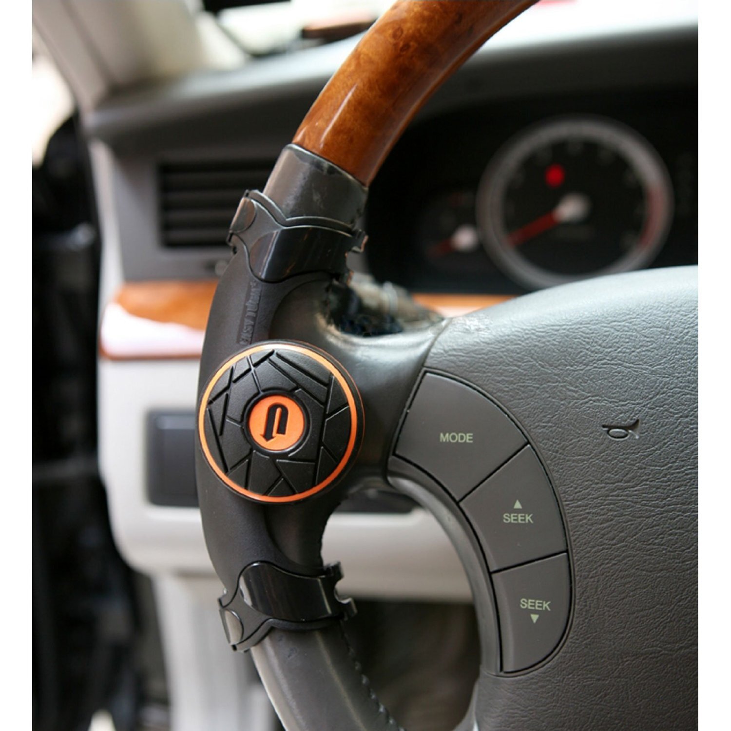 Suicide Knob on a Steering wheel