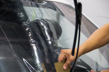 bodyguard to windshield