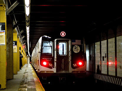 Mta Resumes W Subway Train Service In Nyc Thrillist