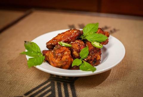 BREW'd craft pub chicken wings