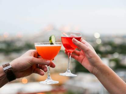 Hot Tin Roof Bar A New Orleans La Bar Thrillist