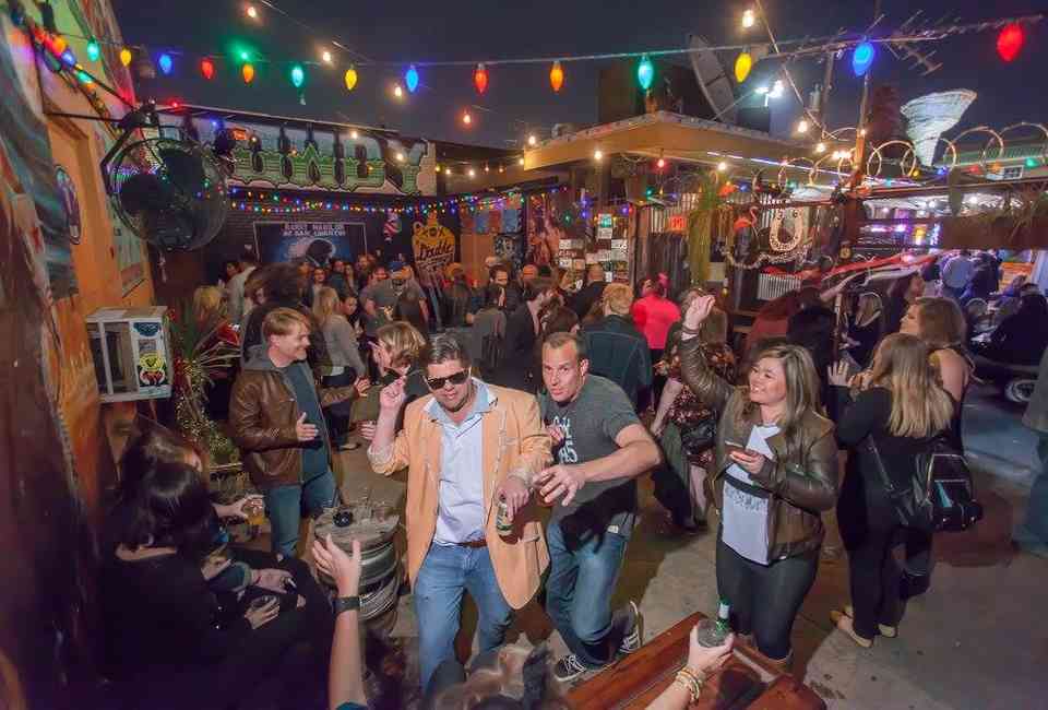 Best Bars In Dallas Cool New Places To Drink Our All Time
