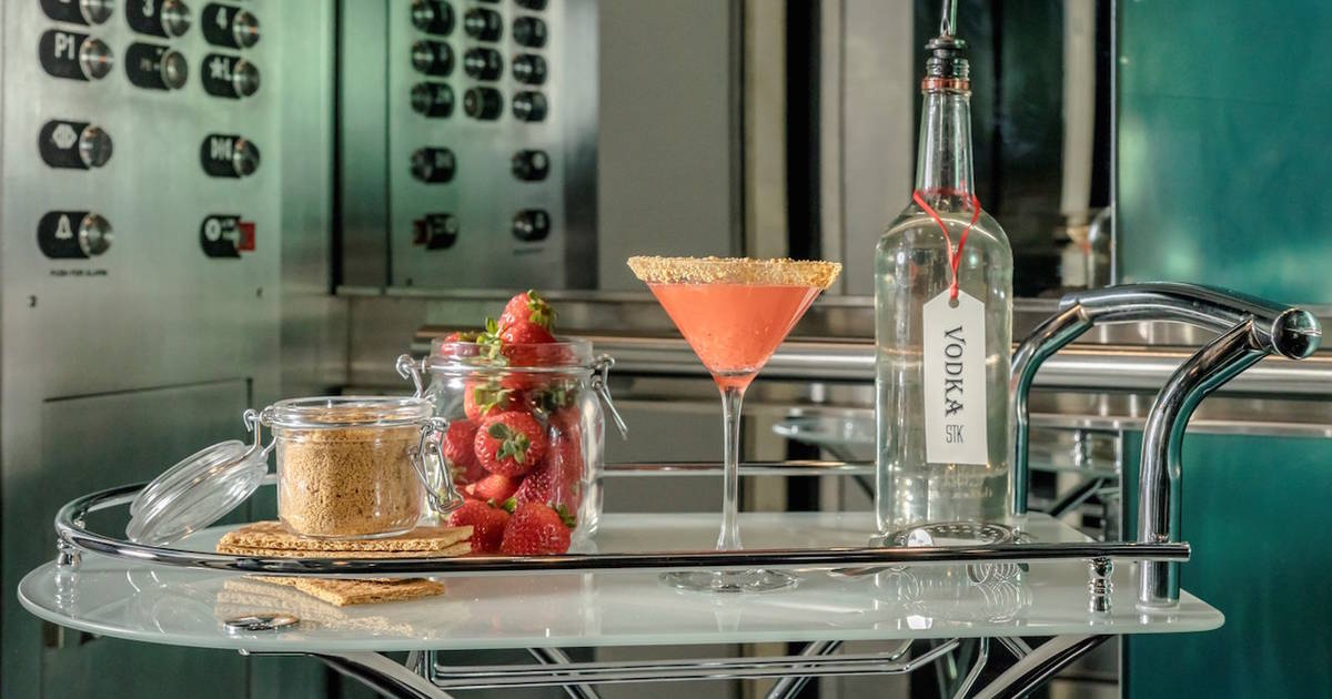 New Elevator Bar May Be the Smallest Bar in the World - Thrillist
