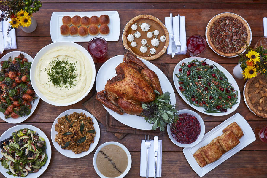 Where to Eat Thanksgiving Dinner (& Volunteer) in Los Angeles 2016