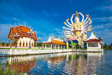 Wat Plai Laem temple