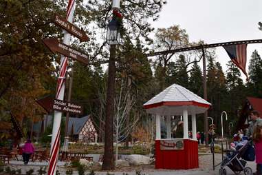 santa's village signpost