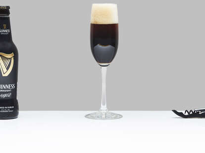 Guinness and Champagne: How to Make a Black Velvet Drink - Thrillist