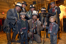  What the Hell Is The Dickens Fair, the Christmas Tradition in Daly City? 