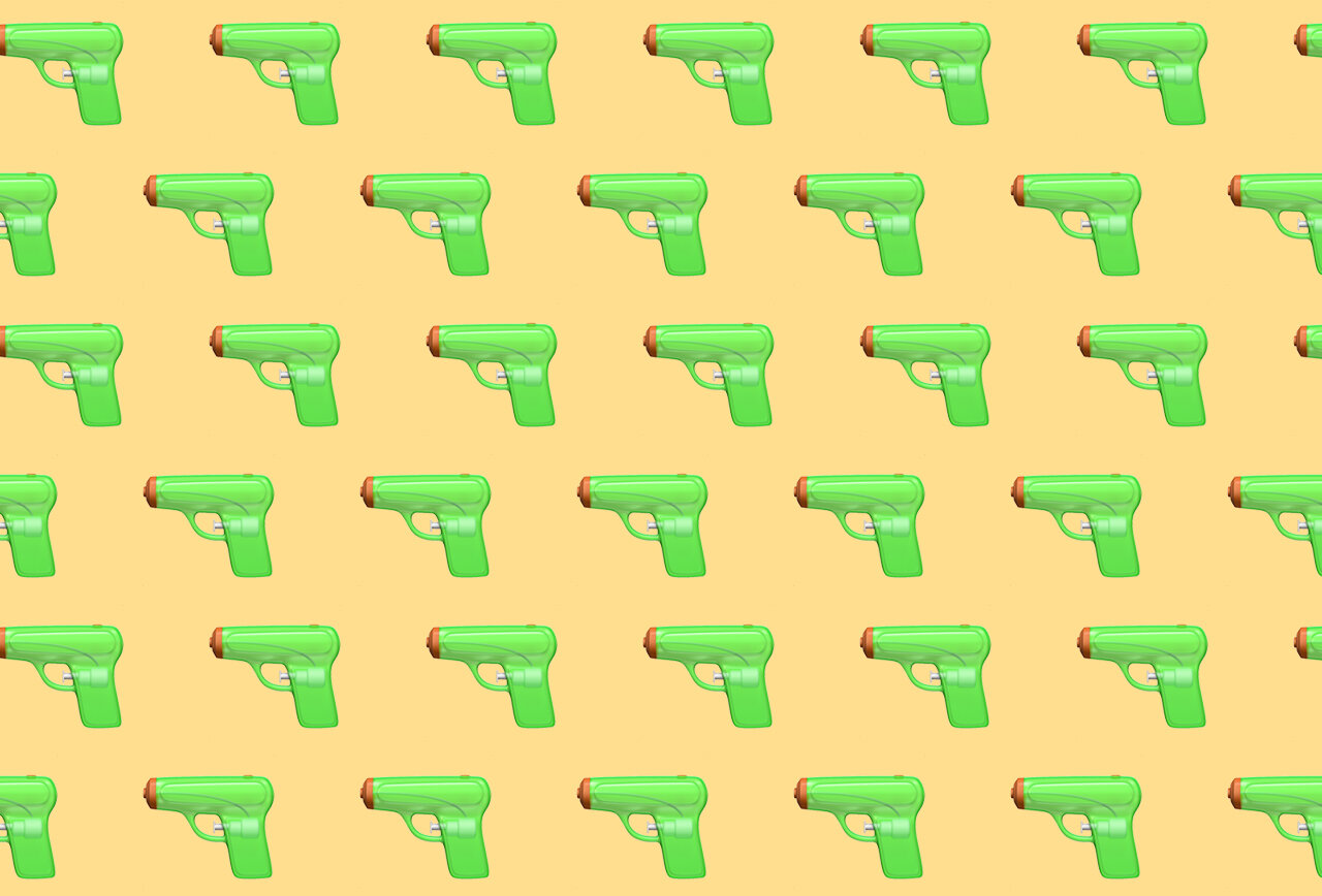 Awesome Smiley Gun Wallpaper