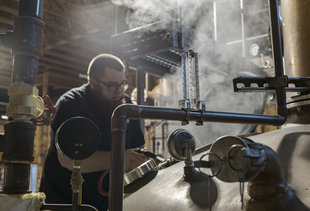 16 Distilleries Worth a Stop on Your Next Oregon Road Trip 