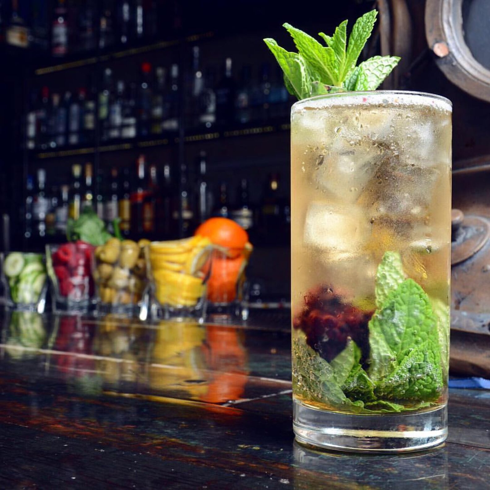 Best Singles Bars in Los Angeles Where to Meet People and Hook Up