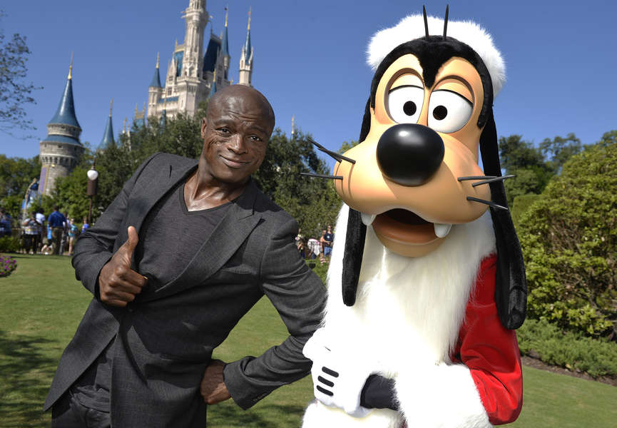 What It's Like to Work as a Disney World Mascot: Goofy Reddit AMA