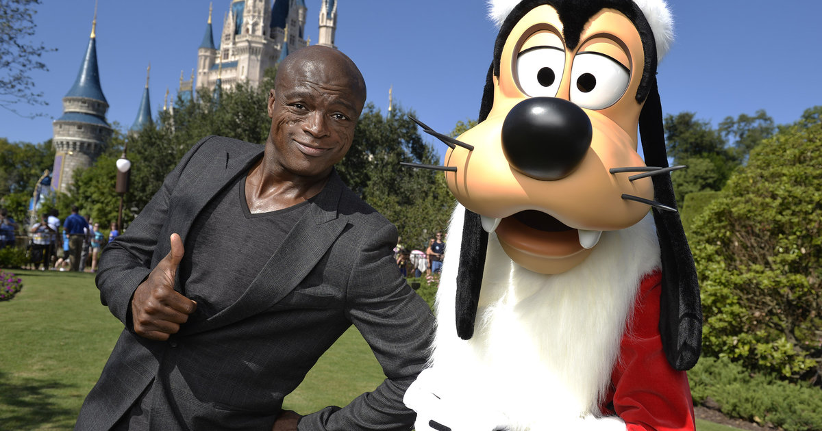 An Ex-Disney World Goofy Reveals What It's Like to Work as a Disney Mascot - Thrillist