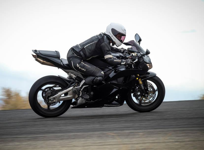 Driving Safety Tips How Riding A Motorcycle Makes You A Better Driver Thrillist