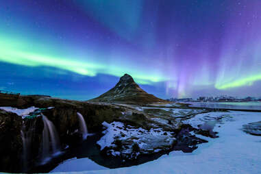 Northern lights at Mount Kirkjufell