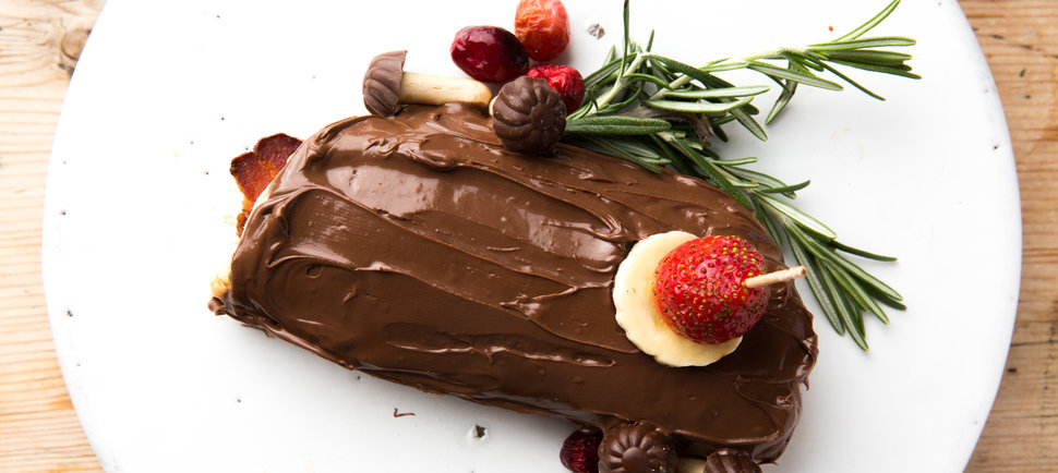 The Bacon, Banana, and Nutella Yule Log Is Elvis' Dream Breakfast