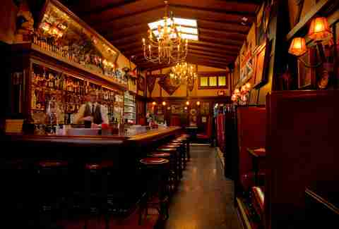 La Bars Open On Christmas Day Thrillist La