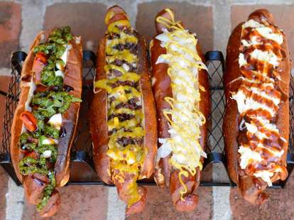 chili cheese hot dogs