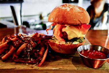 Victory 44 Perfect Cheeseburger