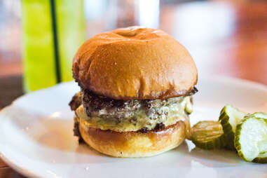 Saint Dinette Cheeseburger