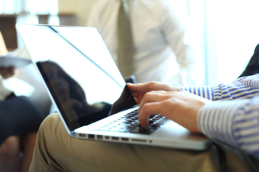 New French Law Limits Working After Hours Thrillist