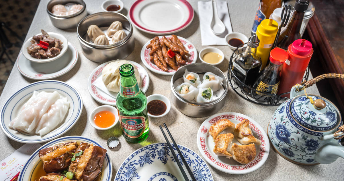 Apparently Chinese Food Takeout Boxes Unfold Into Plates