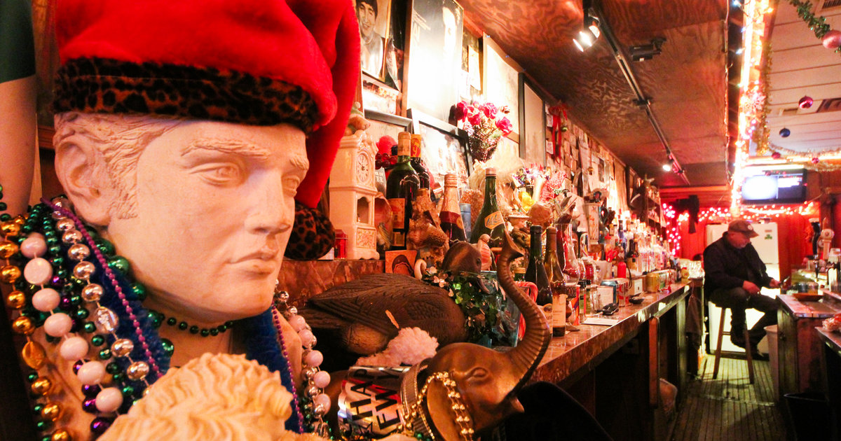 Best Chicago Bars for Winter Day Drinking Thrillist