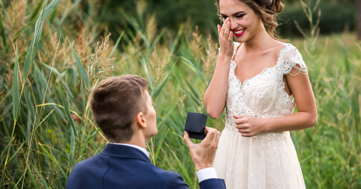 How to Get Engaged: Why You Should Talk About Getting Married First -  Thrillist