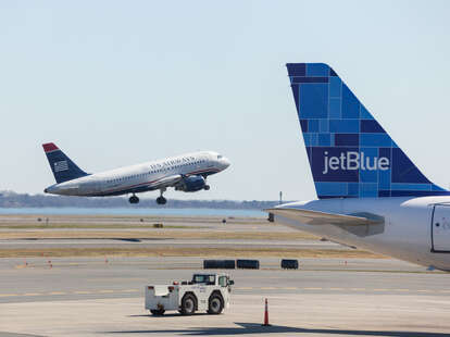 jetblue planes at logan airport