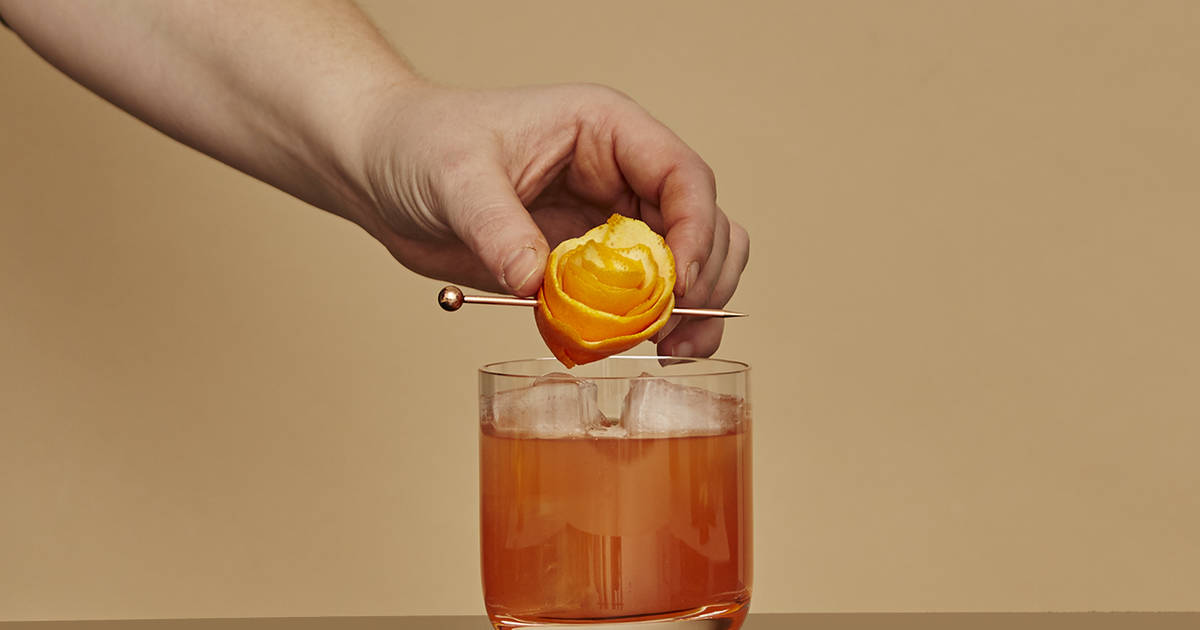 A Pro's Guide to Cocktail Garnishes