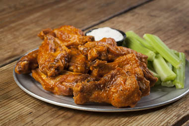 pluckers wings