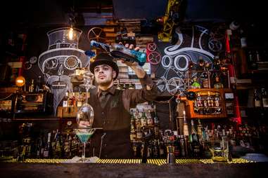Joben Bistro steampunk bar