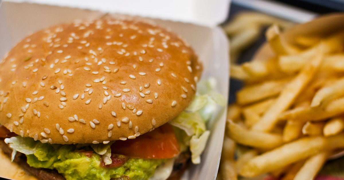 Fast Food Packaging Wrappers Contain Dangerous Chemicals, Study Says
