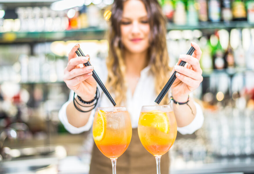 Women Bartenders: A History of Women Working Behind the Bar - Thrillist