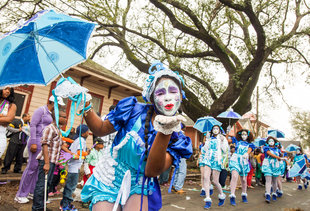 I'm on a New Orleans Dance Team. Here's What It's Like During the Mardi Gras Parade Season.