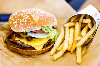 برجر كنج بطاطس مقلية