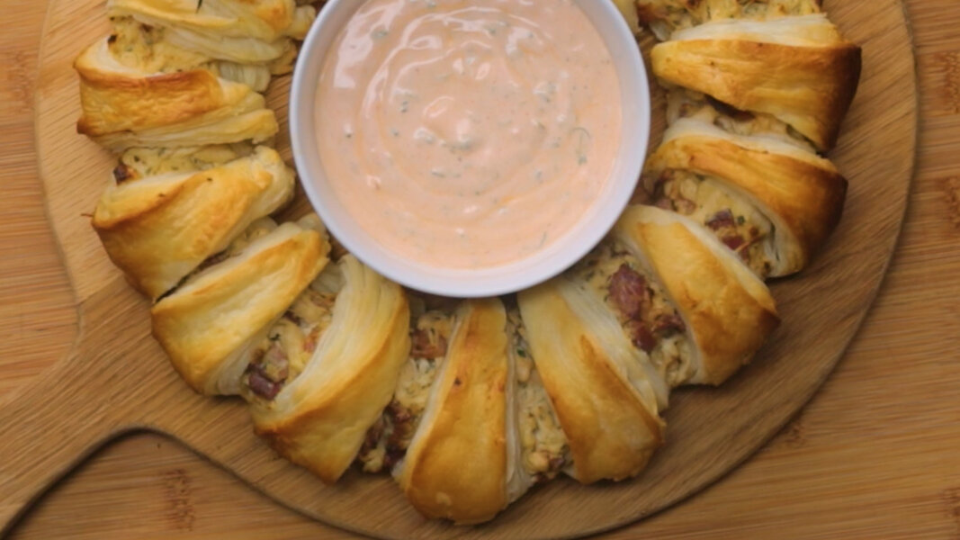 How to Make a Chicken and Bacon Pastry Wheel Recipe - Thrillist