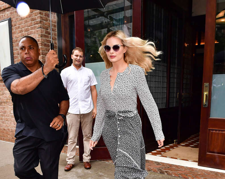 margot robbie is actually in her thirties
