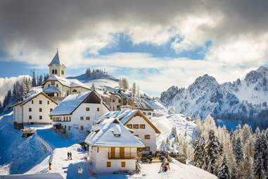 Best Views Towns Things To Do In The Italian Alps Mountains Thrillist Best Views Towns Things To Do In The Italian Alps Mountains Thrillist