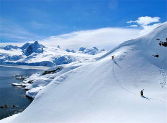 skiing in antarctica