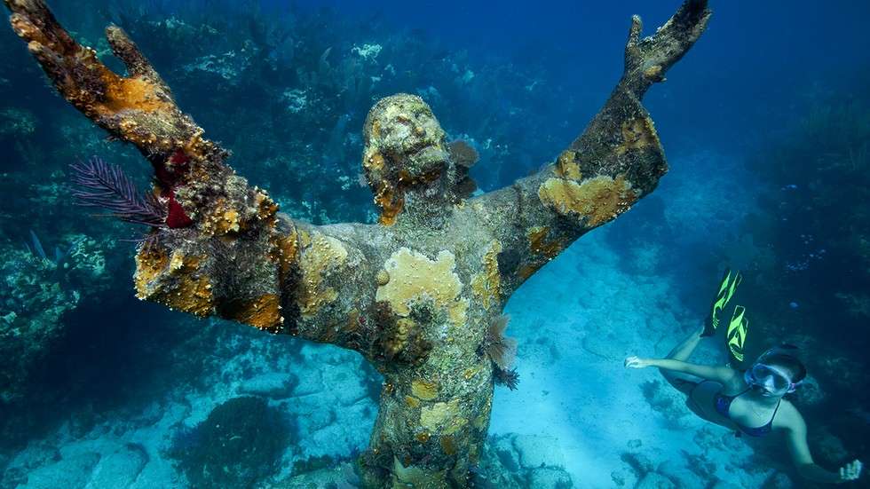 statue of jesus underwater