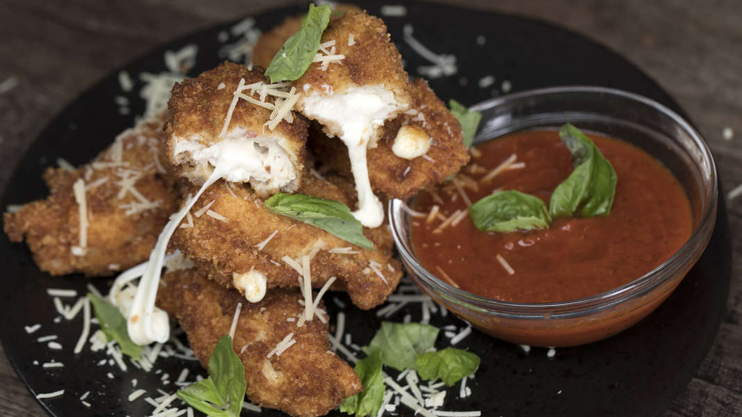 Here's How to Make Chicken Parmesan Nuggets Recipe - Thrillist