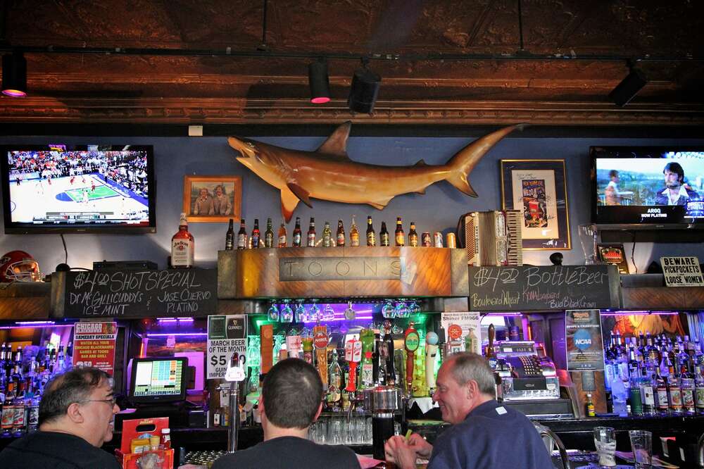 Wrigleyville bars get cut of Cubs' fever