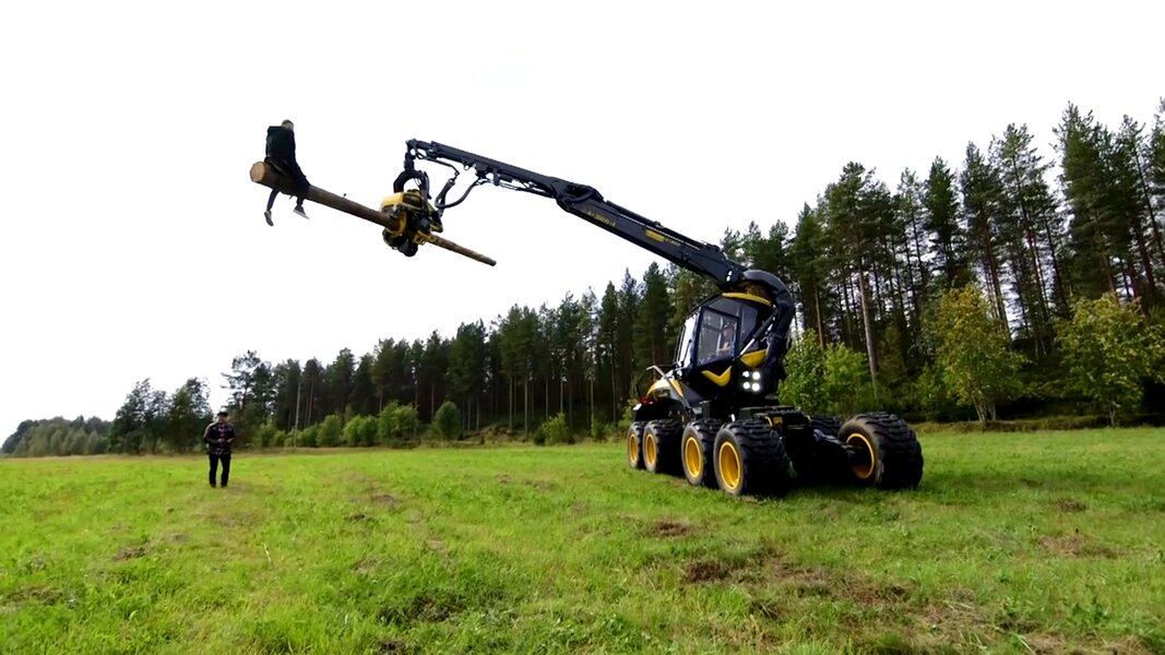 Daredevils Turn Logging Machine Into Mechanical Bull Thrillist Daredevils Turn Logging Machine Into Mechanical Bull Thrillist