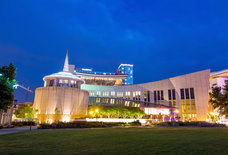 Actually Cool Things to Do When Someone Visits Nashville